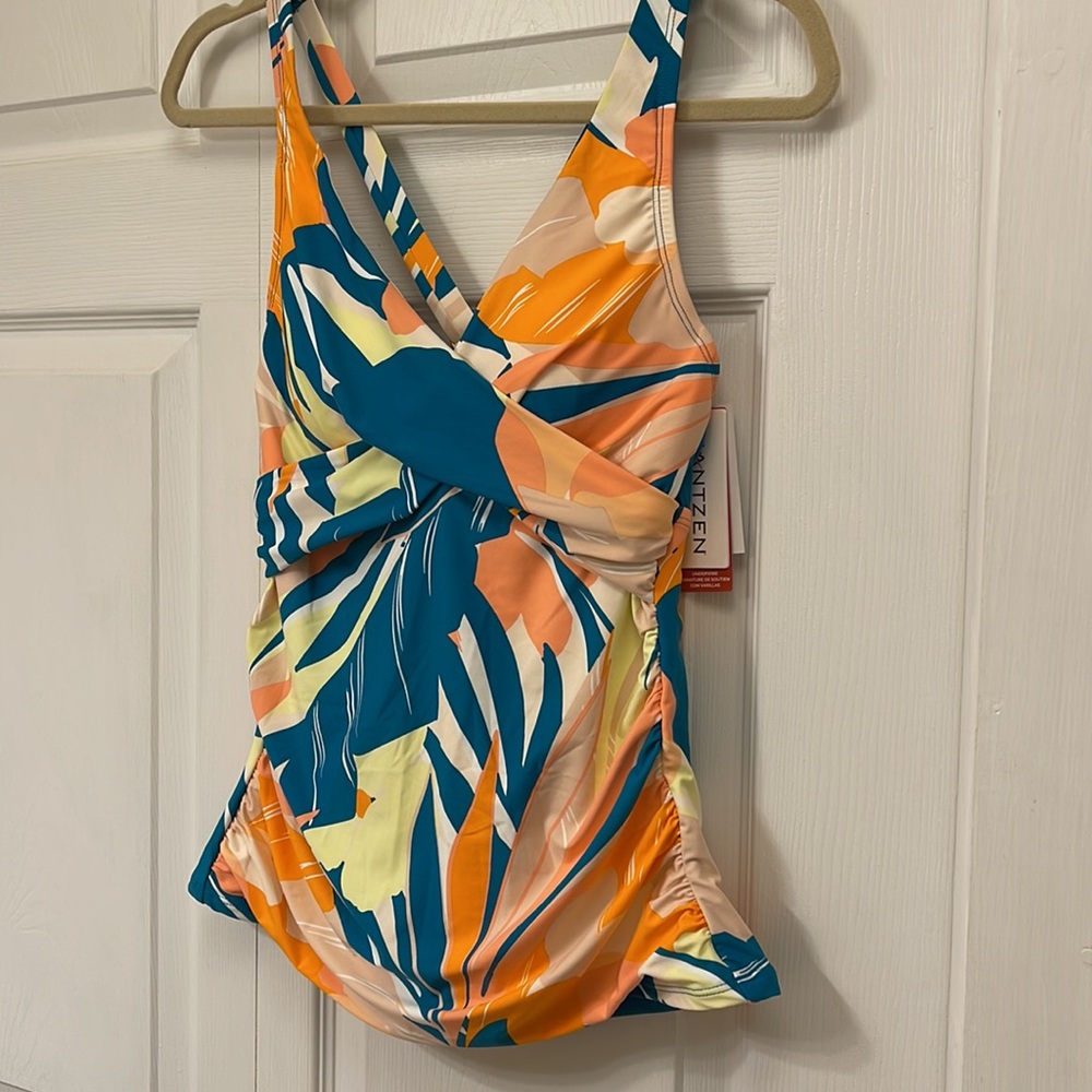 NWT JANTZEN Tankini- SIZE 6, BUTTERY SOFT FABRIC, Chlorine resistant & underwire